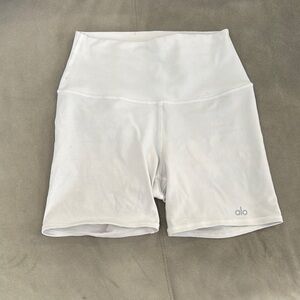 🔟DEAL… ALO Yoga White Bike Shorts High-Waist Performance